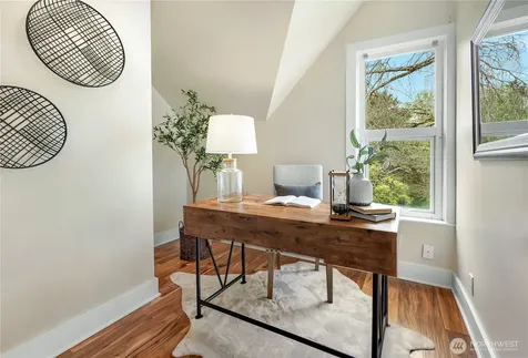 1606 22nd Avenue Seattle WA 98122