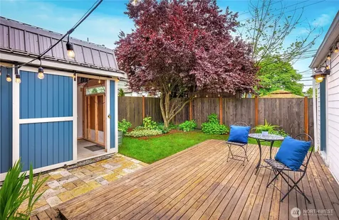 1606 22nd Avenue Seattle WA 98122
