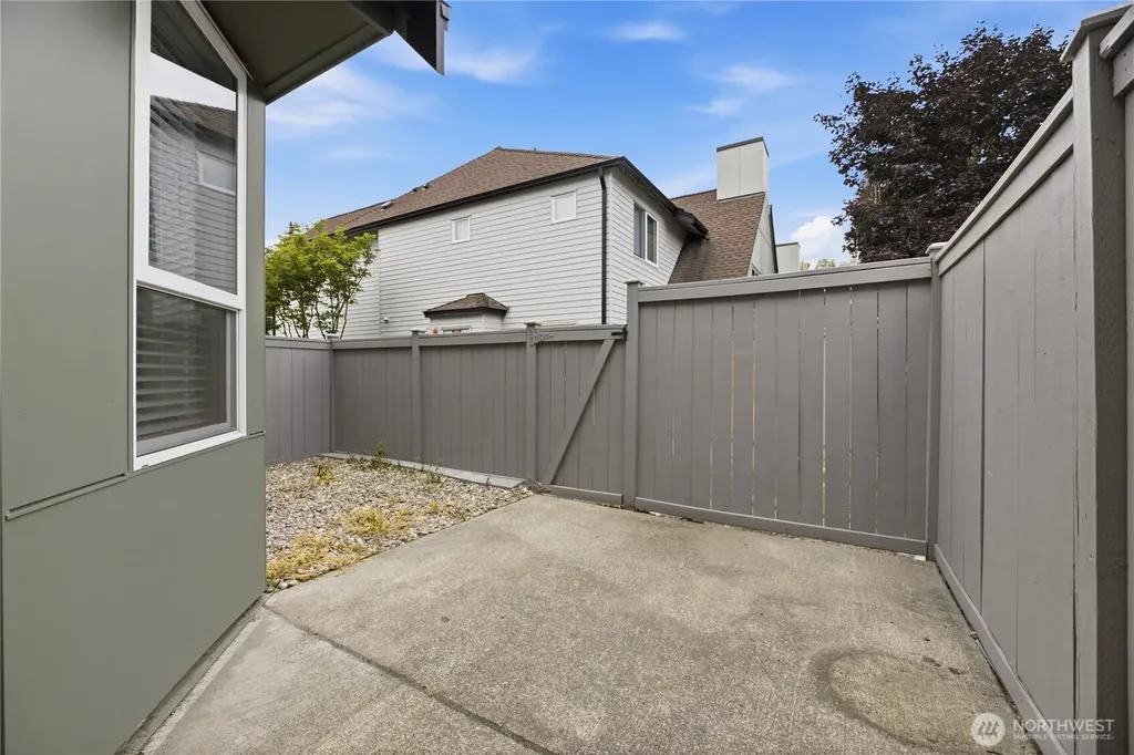 23907 67th Place S Kent WA 98032