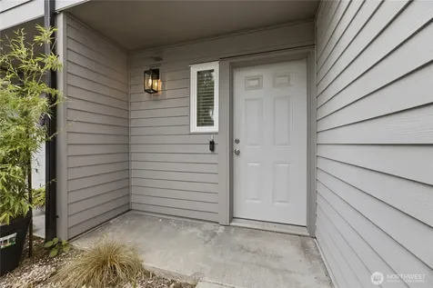 23907 67th Place S Kent WA 98032