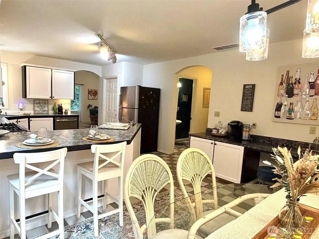 7215 NE Dolphin Drive Bainbridge Island WA 98110
