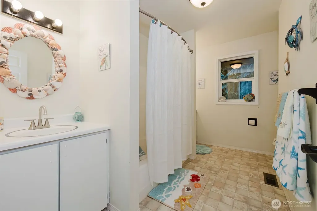 7215 NE Dolphin Drive Bainbridge Island WA 98110