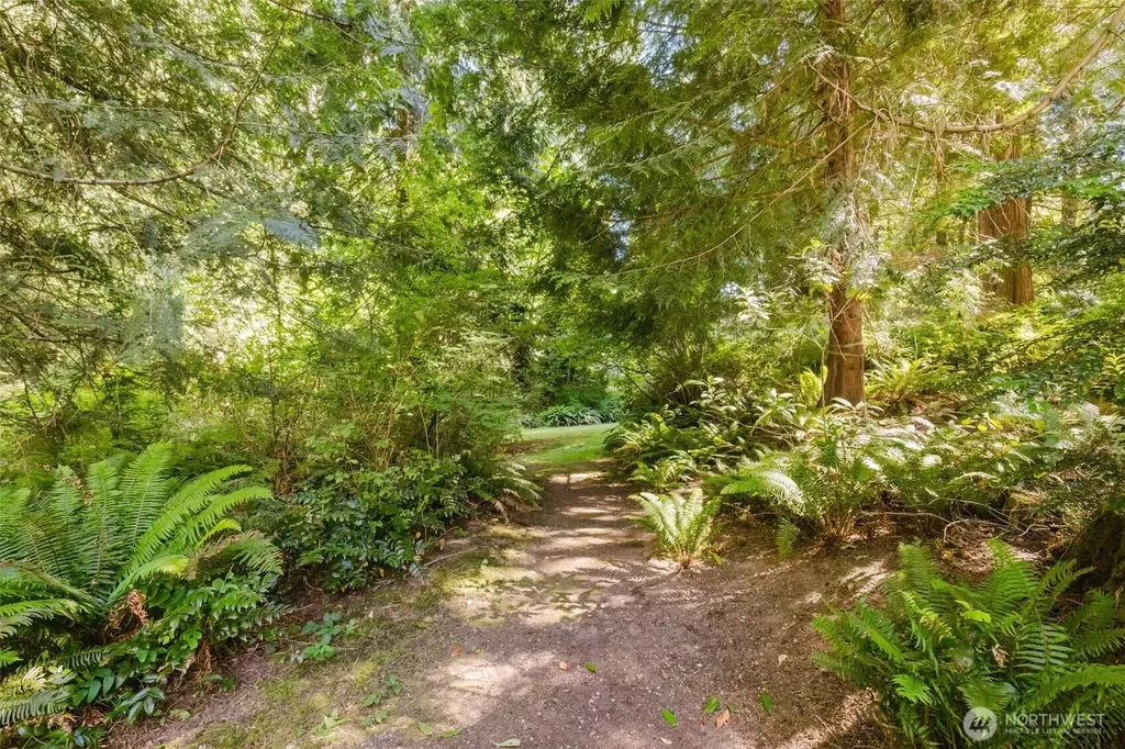 7215 NE Dolphin Drive Bainbridge Island WA 98110