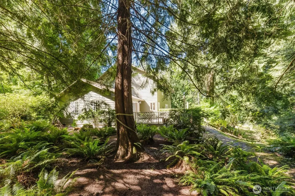7215 NE Dolphin Drive Bainbridge Island WA 98110
