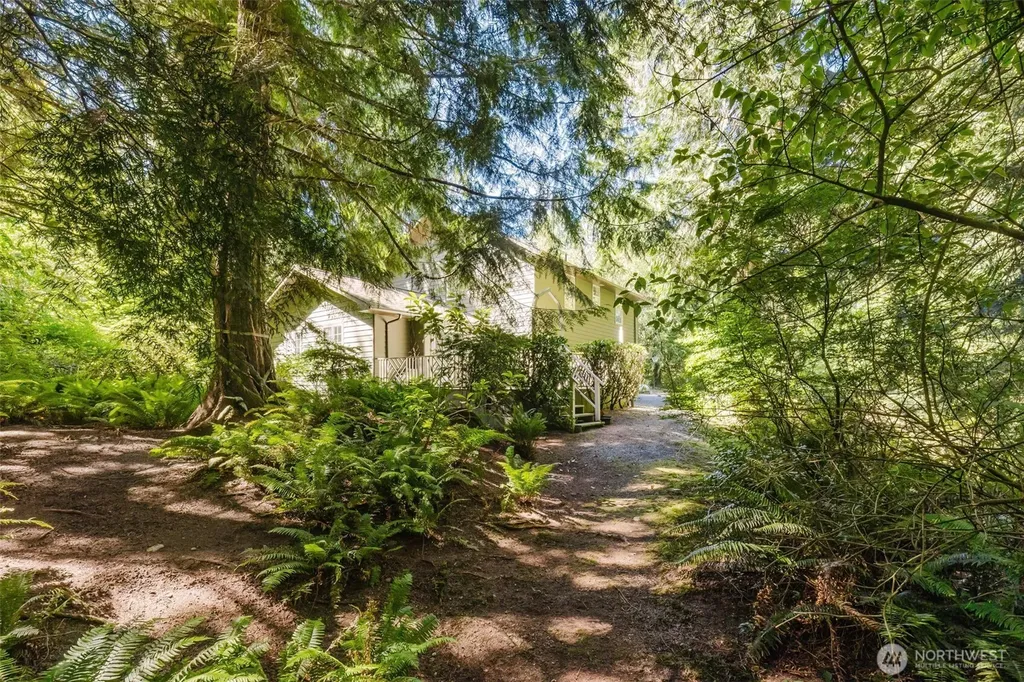 7215 NE Dolphin Drive Bainbridge Island WA 98110