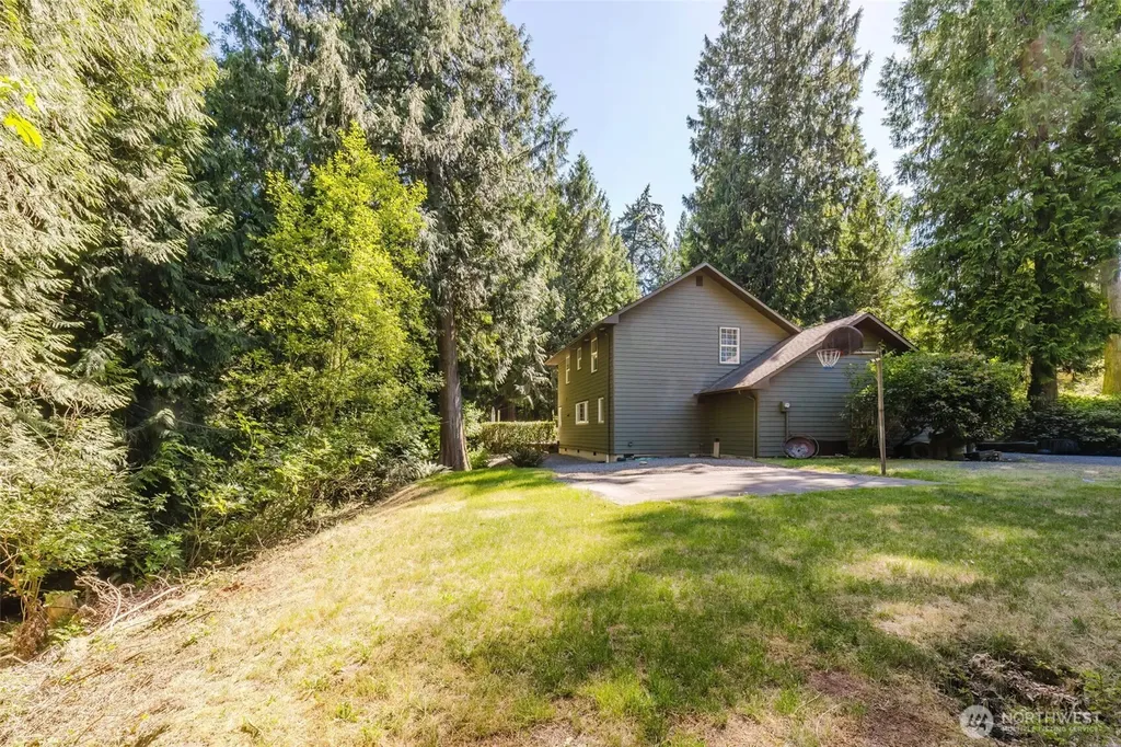 7215 NE Dolphin Drive Bainbridge Island WA 98110