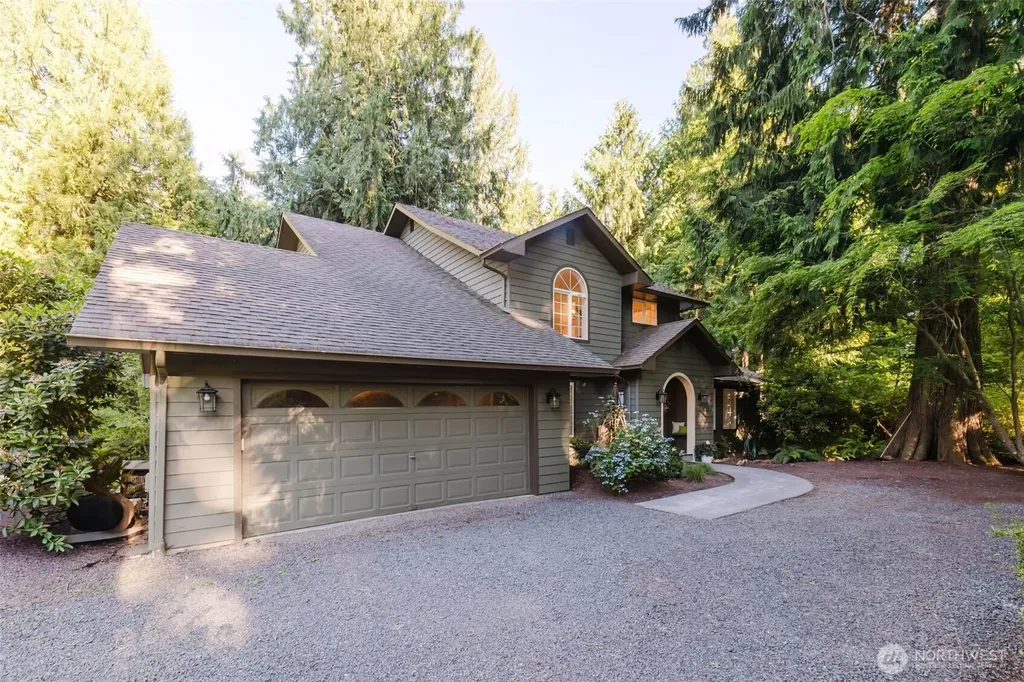 7215 NE Dolphin Drive Bainbridge Island WA 98110