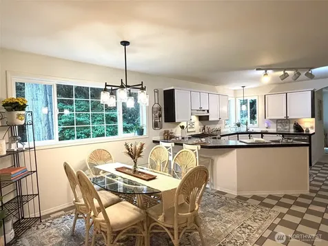 7215 NE Dolphin Drive Bainbridge Island WA 98110