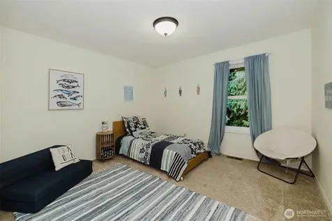 7215 NE Dolphin Drive Bainbridge Island WA 98110