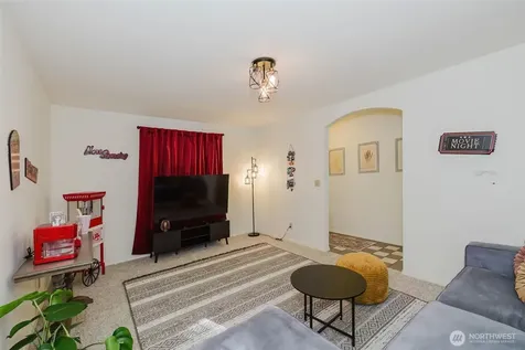 7215 NE Dolphin Drive Bainbridge Island WA 98110