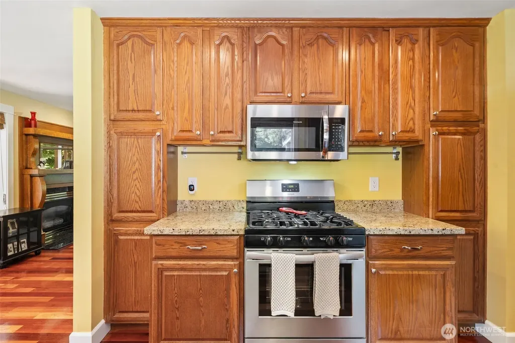 4260 Sonoma Terrace SE Port Orchard WA 98366