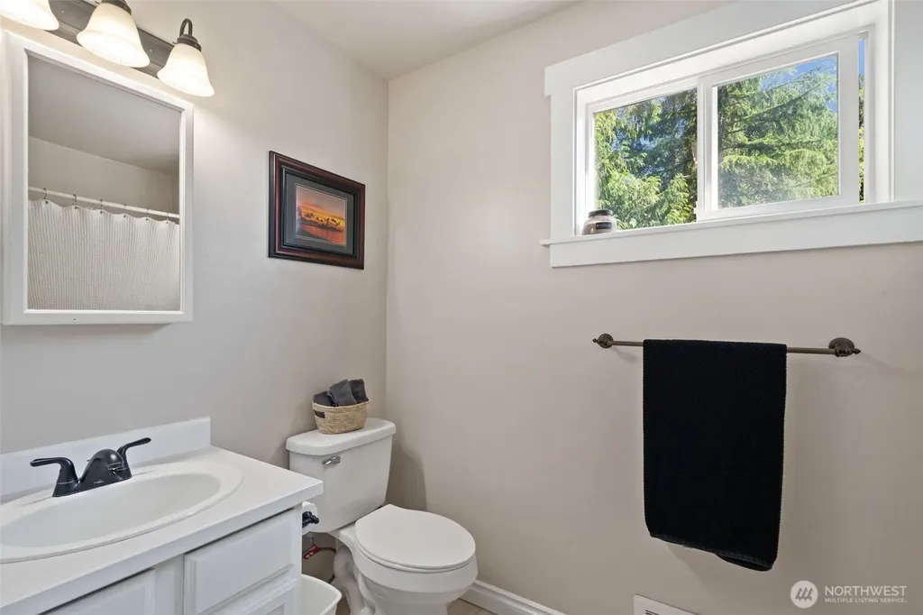 4260 Sonoma Terrace SE Port Orchard WA 98366