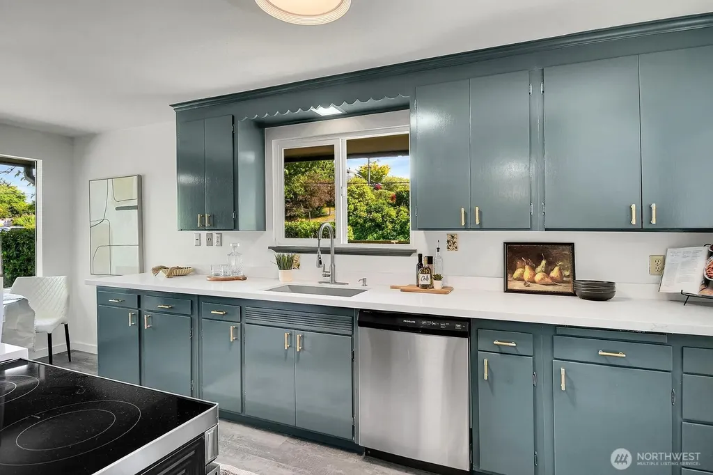 4631 48th Avenue S Seattle WA 98118