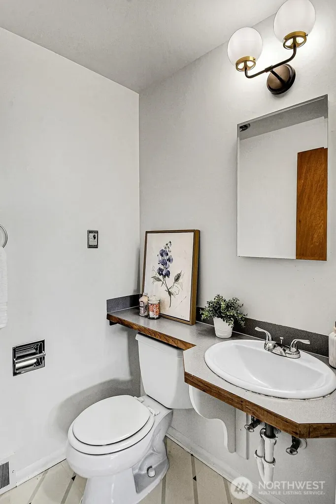 4631 48th Avenue S Seattle WA 98118