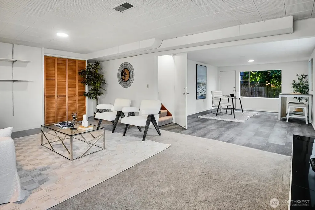 4631 48th Avenue S Seattle WA 98118