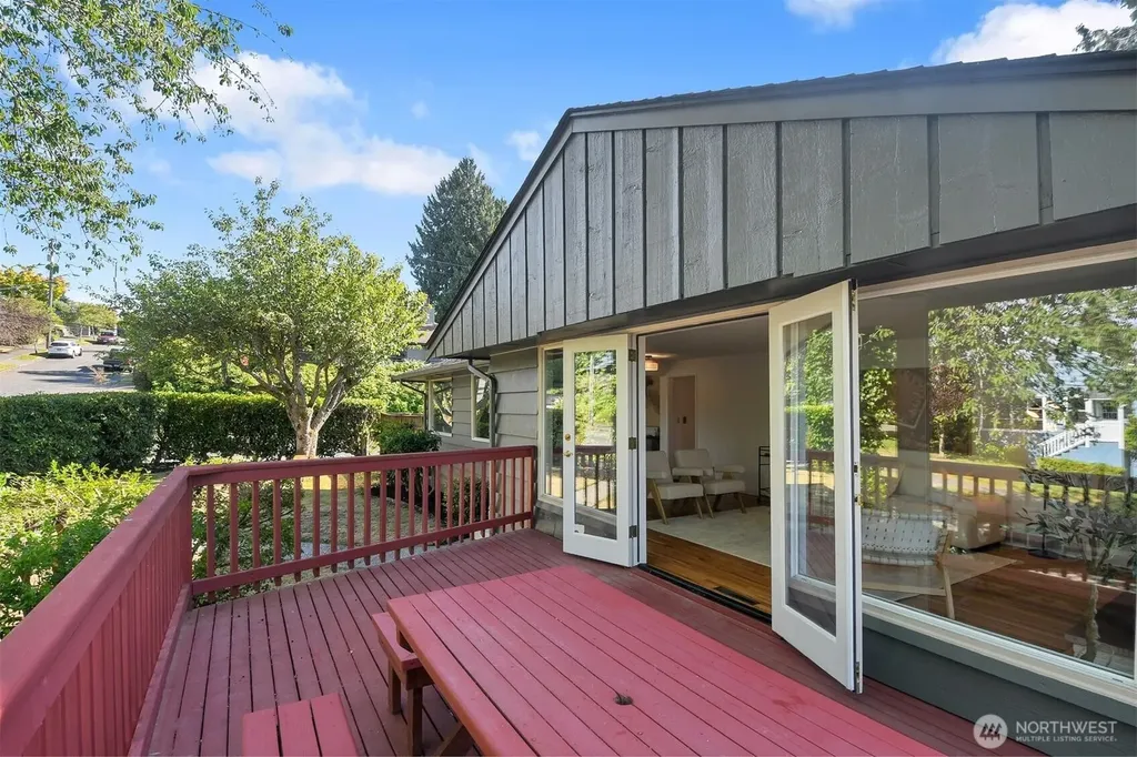 4631 48th Avenue S Seattle WA 98118