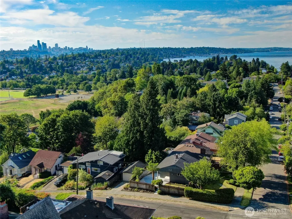 4631 48th Avenue S Seattle WA 98118