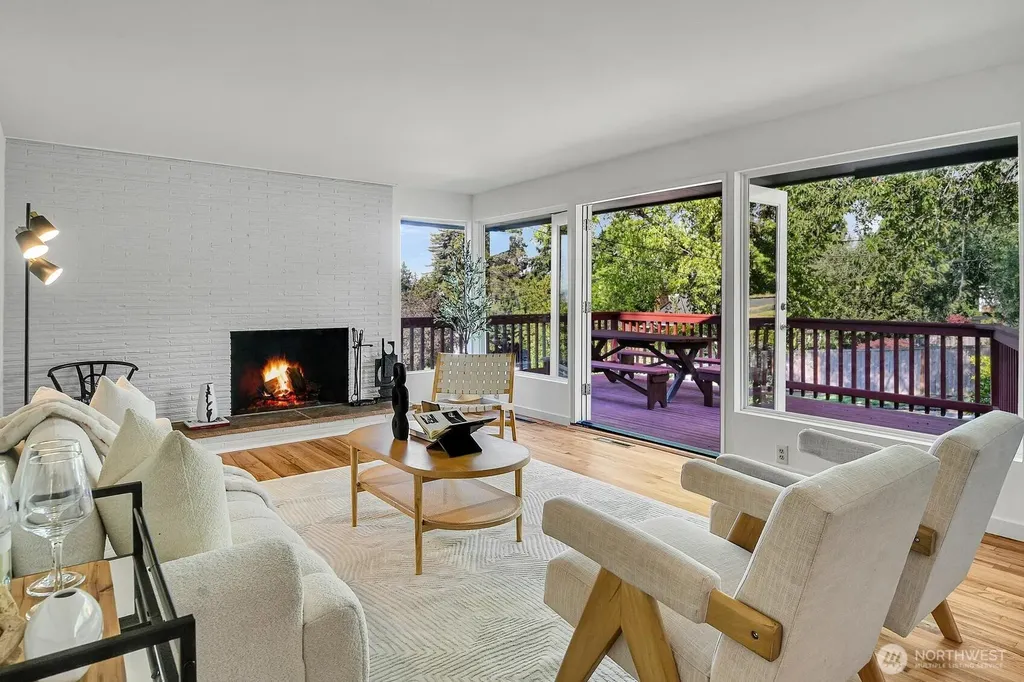 4631 48th Avenue S Seattle WA 98118