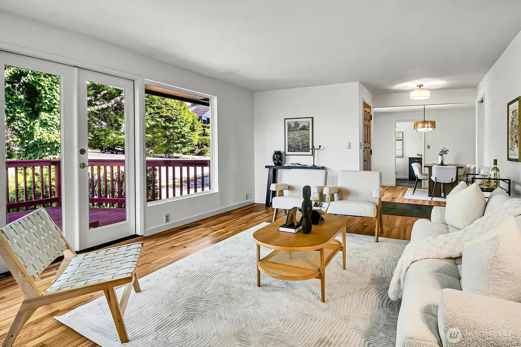 4631 48th Avenue S Seattle WA 98118