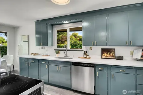 4631 48th Avenue S Seattle WA 98118