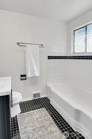 4631 48th Avenue S Seattle WA 98118