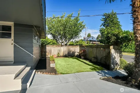 4631 48th Avenue S Seattle WA 98118