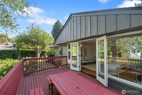 4631 48th Avenue S Seattle WA 98118