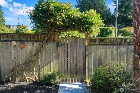 4631 48th Avenue S Seattle WA 98118