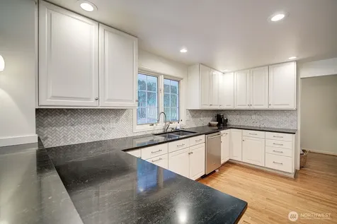 8846 SE 59th Street Mercer Island WA 98040