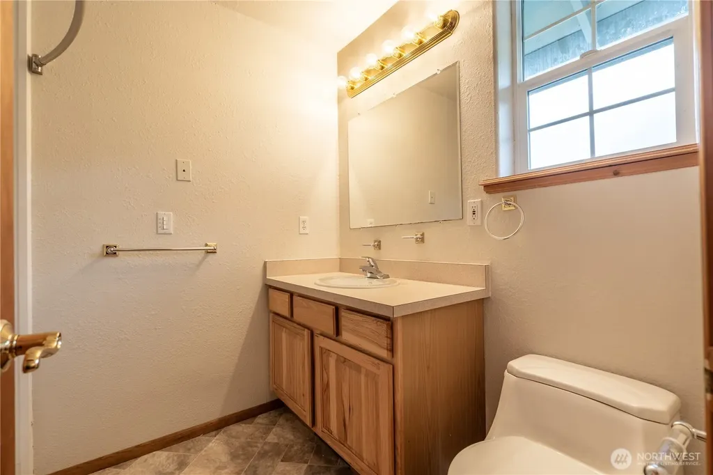 732 Satsop Road W Montesano WA 98563