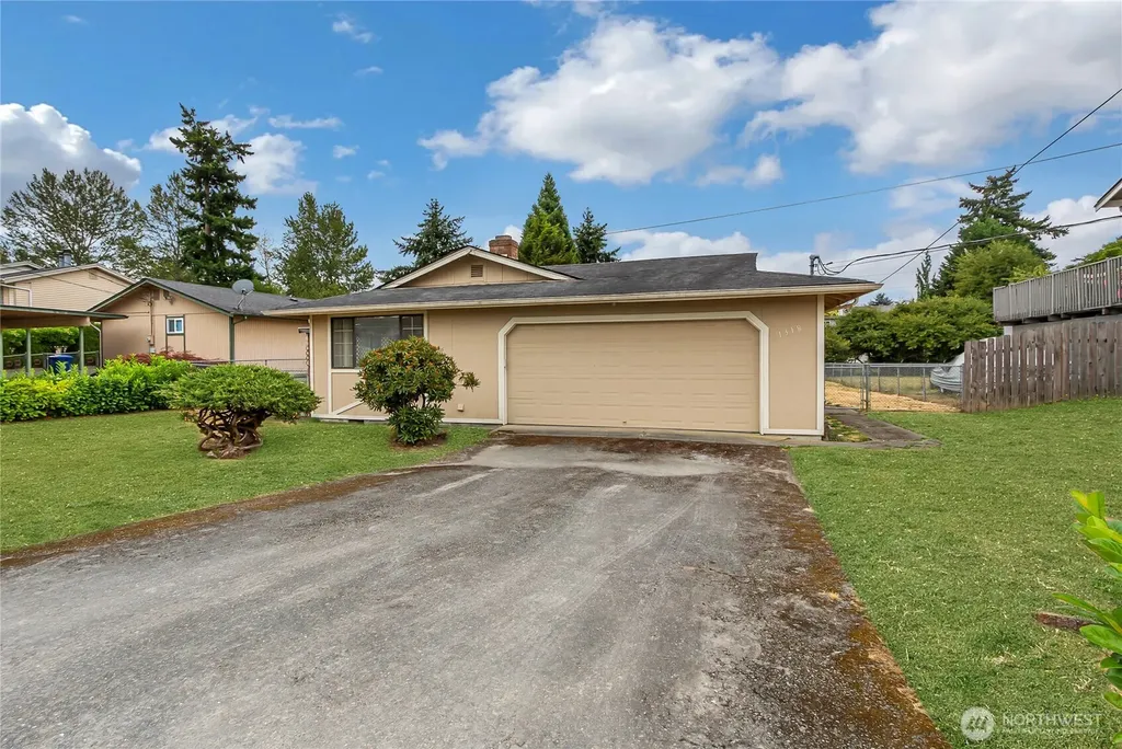 1318 S 82nd Street Tacoma WA 98408