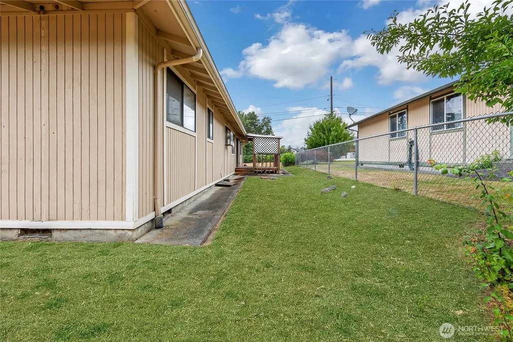 1318 S 82nd Street Tacoma WA 98408