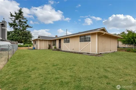1318 S 82nd Street Tacoma WA 98408