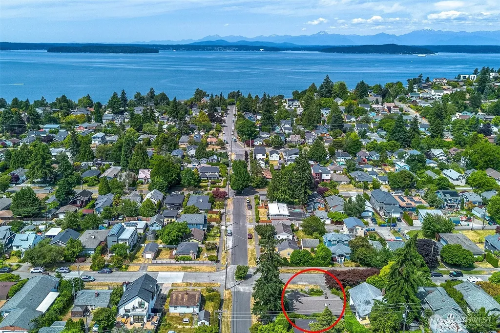 4854 47th Avenue SW Seattle WA 98116