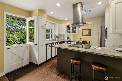 4854 47th Avenue SW Seattle WA 98116