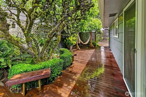 4854 47th Avenue SW Seattle WA 98116