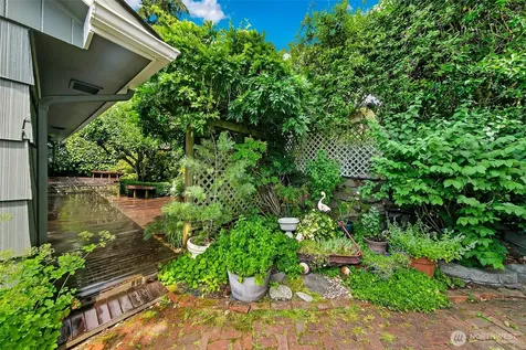 4854 47th Avenue SW Seattle WA 98116