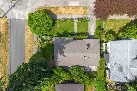 4854 47th Avenue SW Seattle WA 98116