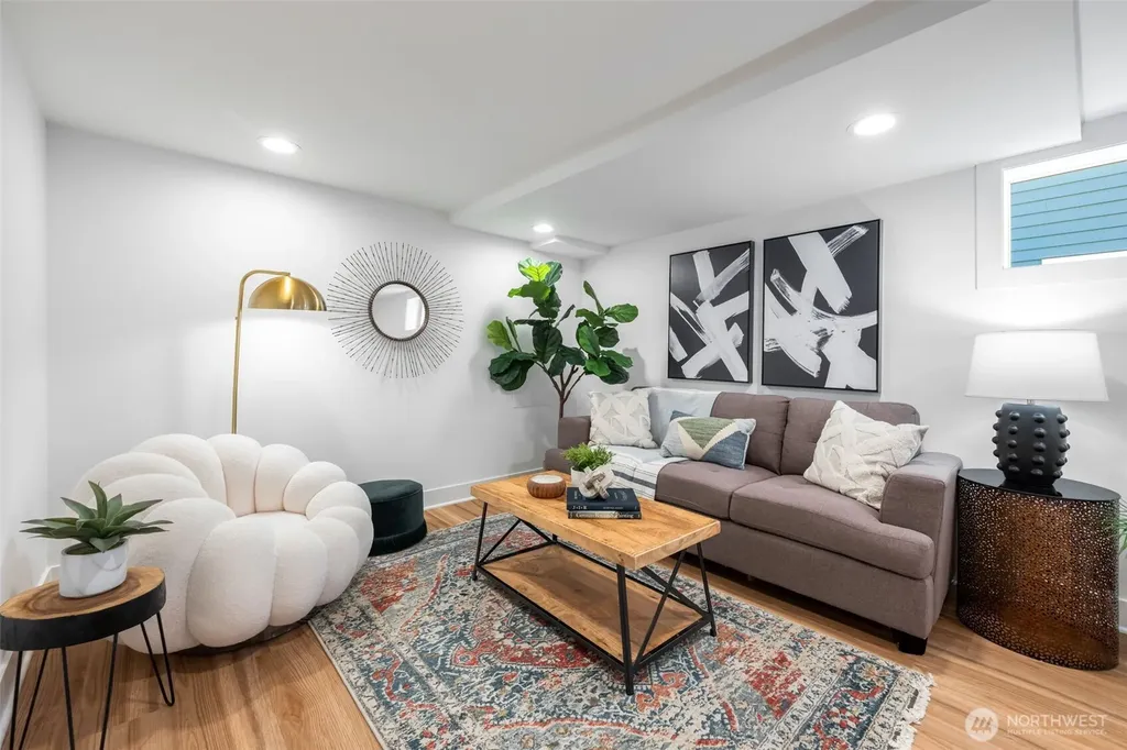 6525 3rd Avenue NW Seattle WA 98117