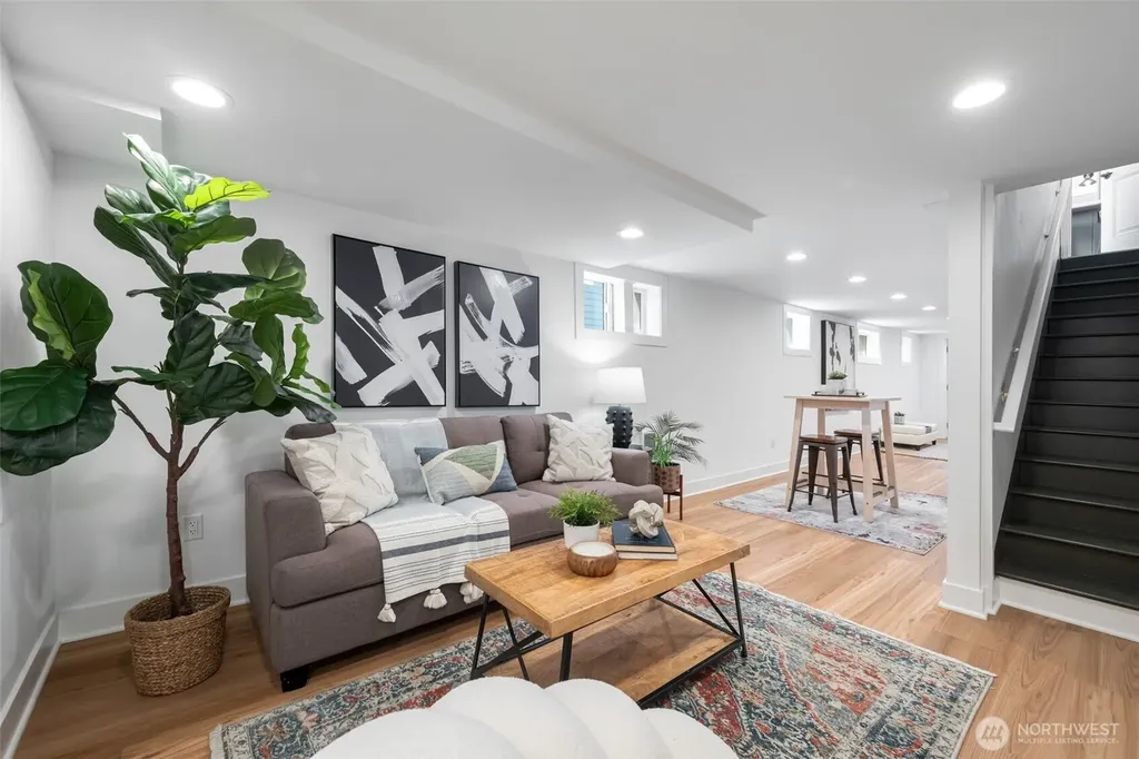 6525 3rd Avenue NW Seattle WA 98117