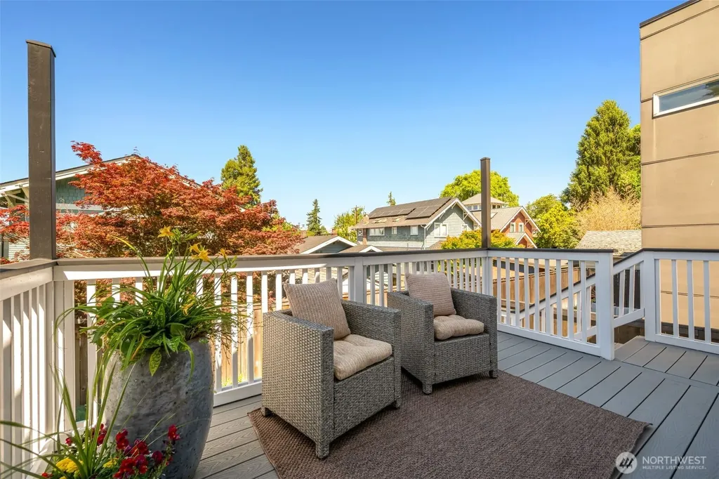 6525 3rd Avenue NW Seattle WA 98117