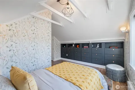 6525 3rd Avenue NW Seattle WA 98117