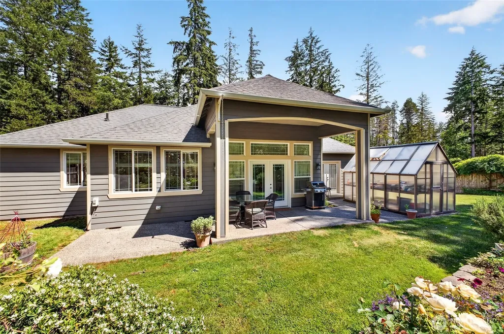 3881 Seabeck Hwy NW Bremerton WA 98312