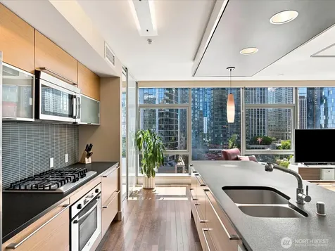 820 Blanchard Street Seattle WA 98121