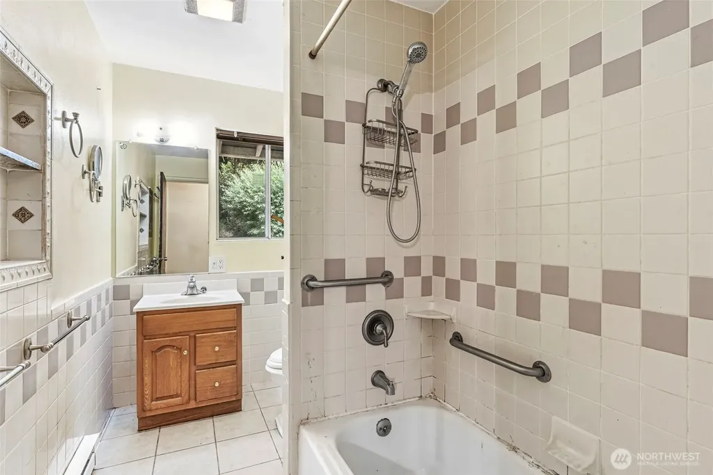 3739 Columbia Heights Road Longview WA 98632