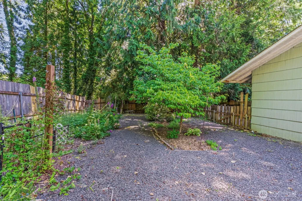 3739 Columbia Heights Road Longview WA 98632