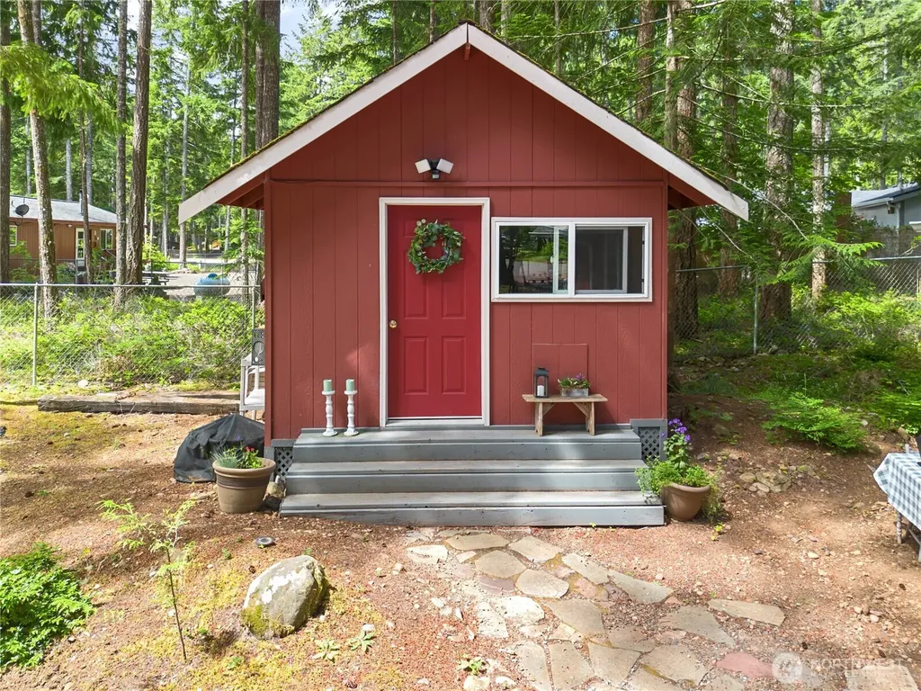90 N Fircrest Place Hoodsport WA 98548
