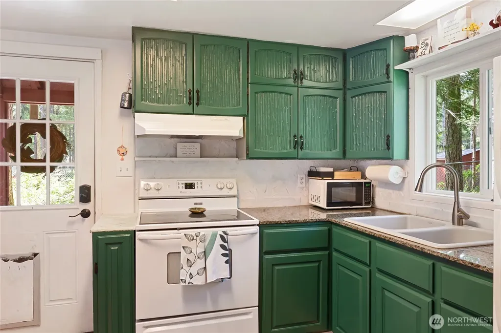 90 N Fircrest Place Hoodsport WA 98548