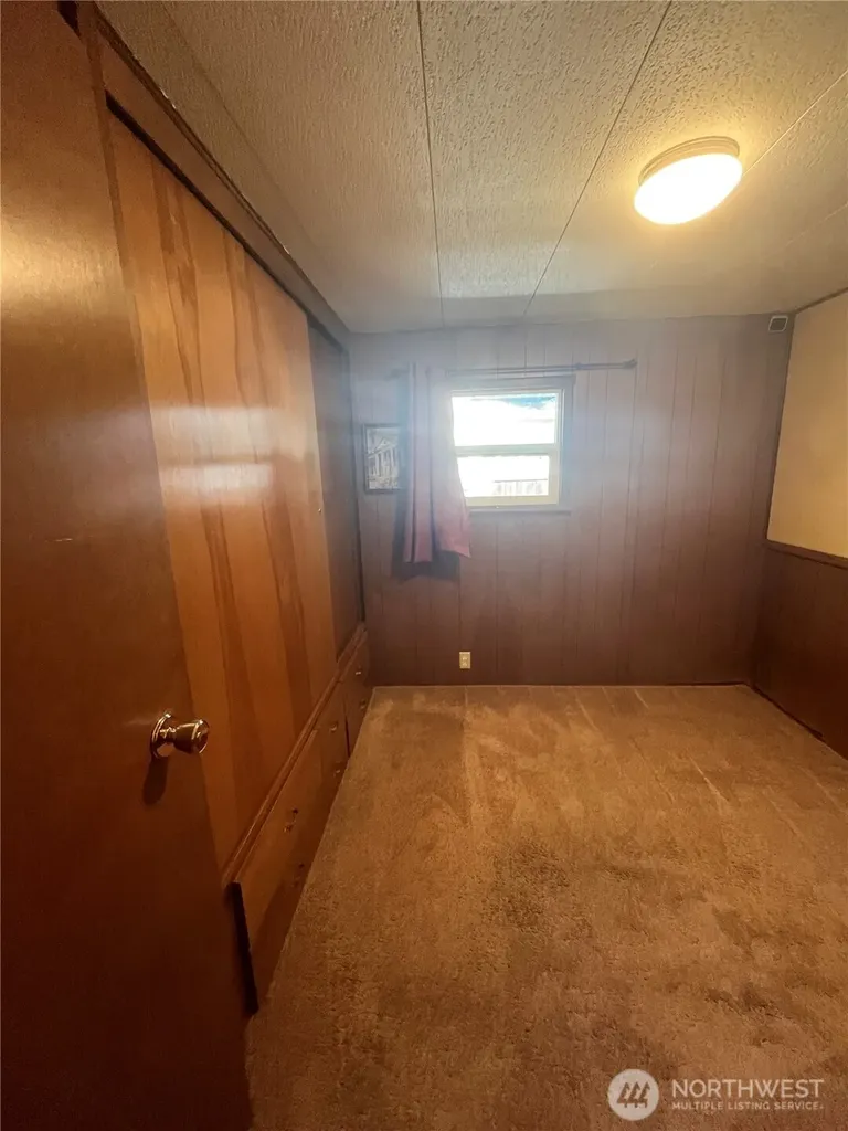 7614 NE Bothell Way Kenmore WA 98028