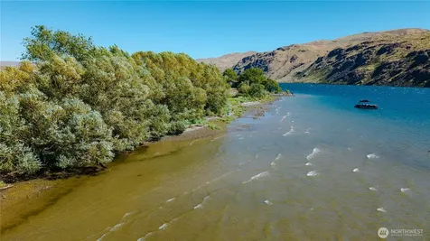2 Stennes Drive Pateros WA 98846